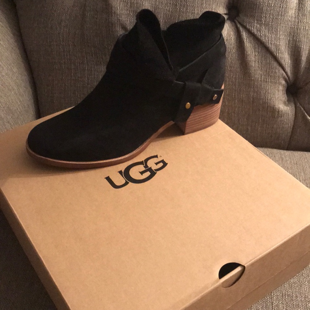 UGG shoes - Picture 2 of 3